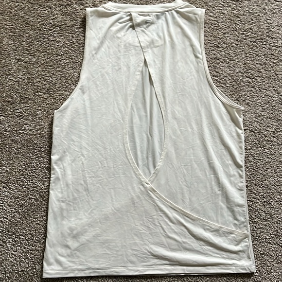Fabletics workout tank - Picture 3 of 3